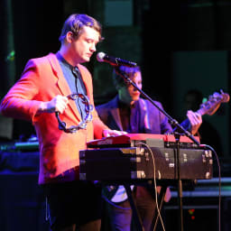 STRFKR