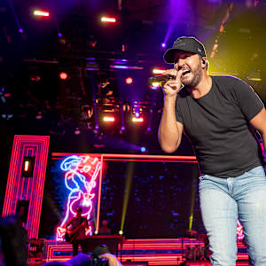 Luke Bryan Parking Image