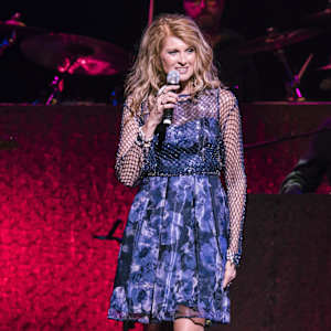 Linda Davis Image