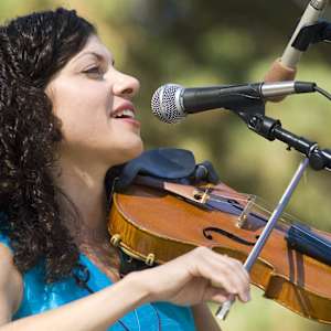 Carrie Rodriguez Image