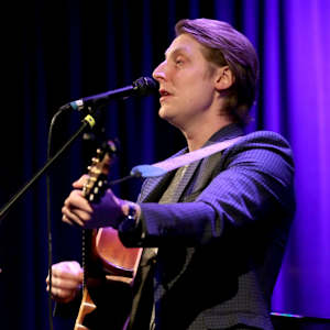 Eric Hutchinson Image