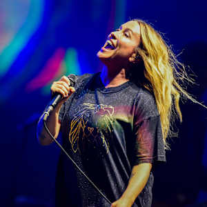 Alanis Morissette Image