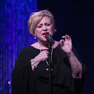Sandi Patty Image