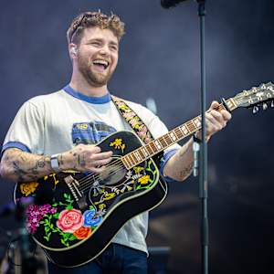 Alex Warren Parking Image