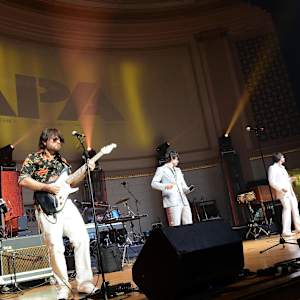 The Yacht Rock Revue Image