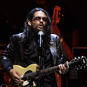 Draco Rosa Image