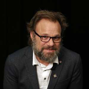 Norbert Leo Butz Image