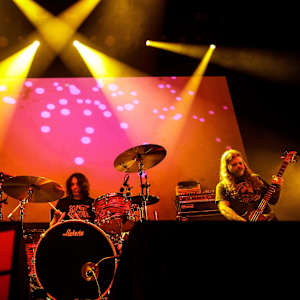 Earthless Image