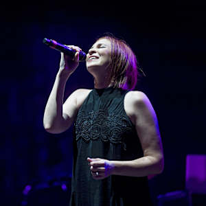 Kim Walker Smith Image