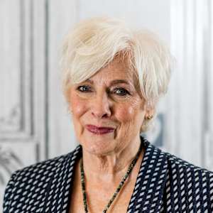 Betty Buckley Image