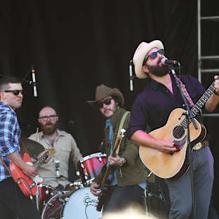 Drew Holcomb and the Neighbors Image